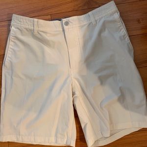 Southern tide- tide to trail shorts